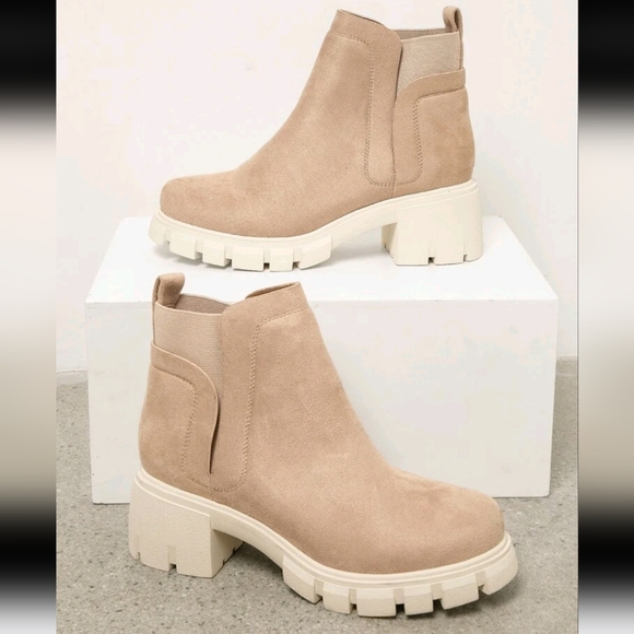 Faux Suede Booties size 9 - Picture 1 of 2